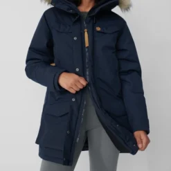 Veste Fjallraven Women Nuuk Parka Deep Forest -Fjallraven 4 Nuuk Parka W 86369 555 G DETAIL FJR