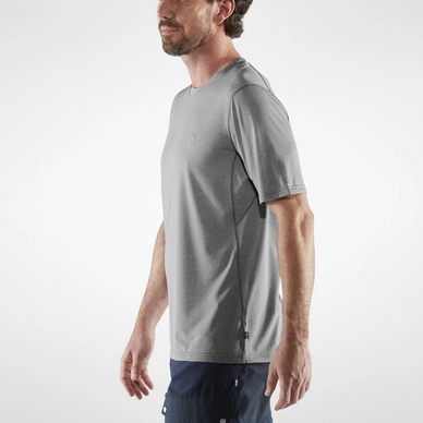 T-Shirt Fjallraven Man Abisko Day Hike SS Green 7 T-Shirt Fjallraven Man Abisko Day Hike SS Green – Image 5