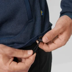 Gilet Fjallraven Men Ovik Fleece Hoodie Deep Forest 15 Gilet Fjallraven Men Ovik Fleece Hoodie Deep Forest -Fjallraven 6 Ovik Fleece Hoodie M 82252 560 I DETAIL FJR