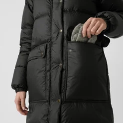Veste Fjallraven Women Expedition Long Down Parka Basalt 19 Veste Fjallraven Women Expedition Long Down Parka Basalt -Fjallraven Expedition Long Down Parka W 86126 550 G DETAIL FJR