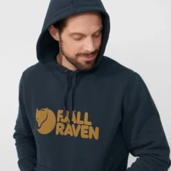 Pull Fjallraven Men Fjallraven Logo Hoodie Grey-Melange 14 Pull Fjallraven Men Fjallraven Logo Hoodie Grey-Melange -Fjallraven Fjallraven Logo Hoodie M 84144 555 F DETAIL FJR 1