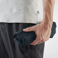 Veste Fjallraven Men High Coast Hydratic Jacket Black 22 Veste Fjallraven Men High Coast Hydratic Jacket Black -Fjallraven High Coast Hydratic Jacket M 87350 560 L DETAIL FJR