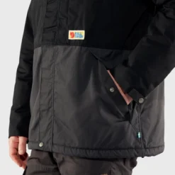 Fjallraven Veste Fjällräven Men Vardag Lite Padded Jacket M Black-Dark Grey -Fjallraven Vardag Lite Padded Jacket M 84128 550 030 F DETAIL FJR